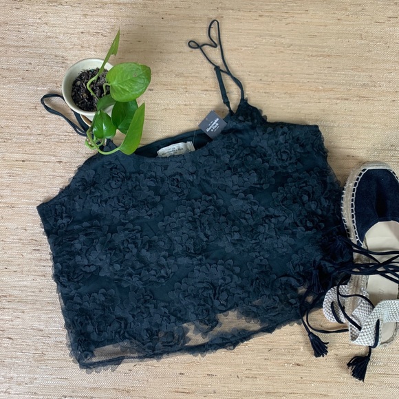 Abercrombie Blue/Gray Mesh Floral Overlay Tank - Picture 4 of 7